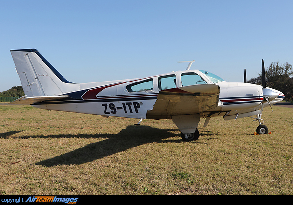 Beechcraft baron b55 specifications