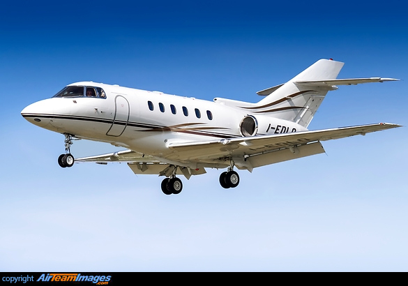 Hawker Beechcraft Hawker 750 (I-EDLO) Aircraft Pictures & Photos ...