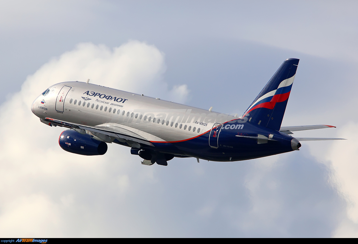 Самолет sukhoi superjet 100 картинки