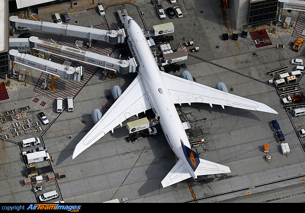 Boeing 747-830 (D-ABYD) Aircraft Pictures & Photos - AirTeamImages.com