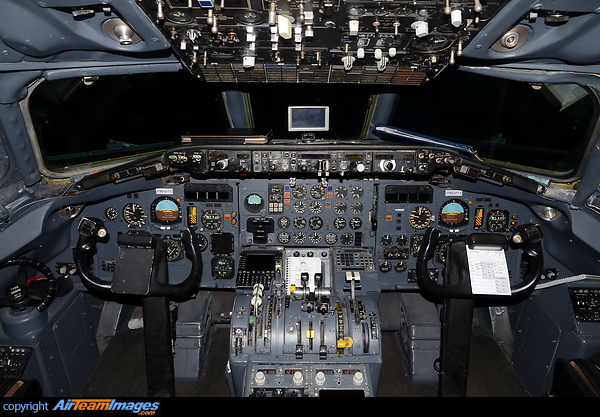 McDonnell Douglas MD-82 (EP-ZAA) Aircraft Pictures & Photos ...