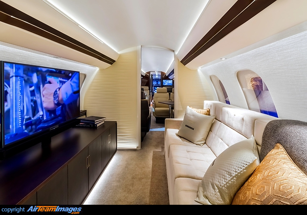 Bombardier Global 7000 - AirTeamImages.com