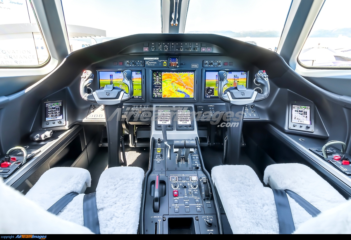 Cessna Citation Longitude Cockpit