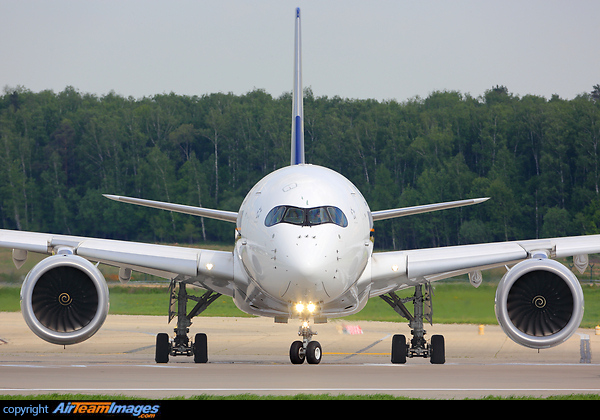 Airbus A350-941 (9V-SME) Aircraft Pictures & Photos - AirTeamImages.com