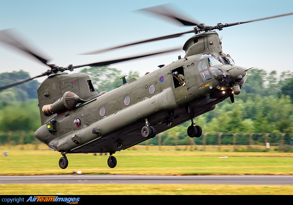 Boeing Chinook HC4 (ZA675) Aircraft Pictures & Photos - AirTeamImages.com