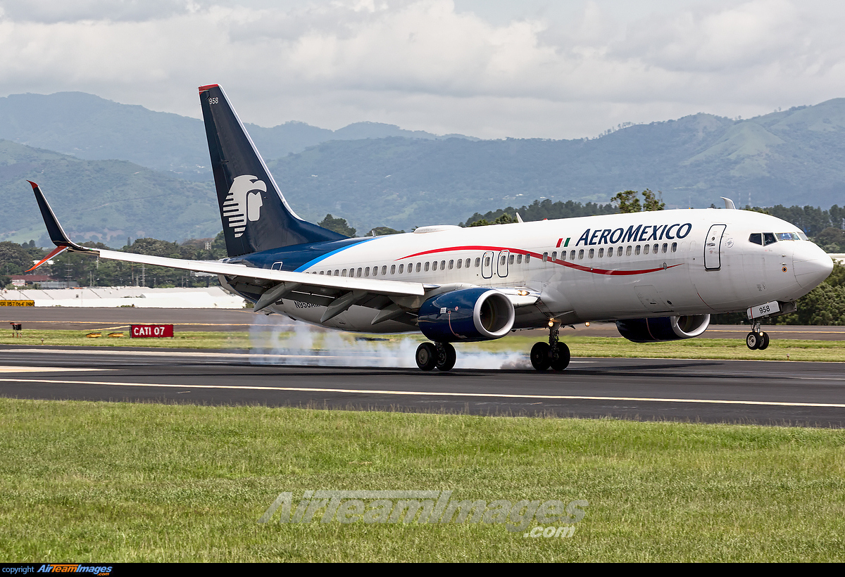 Boeing 737-852 - Large Preview - AirTeamImages.com