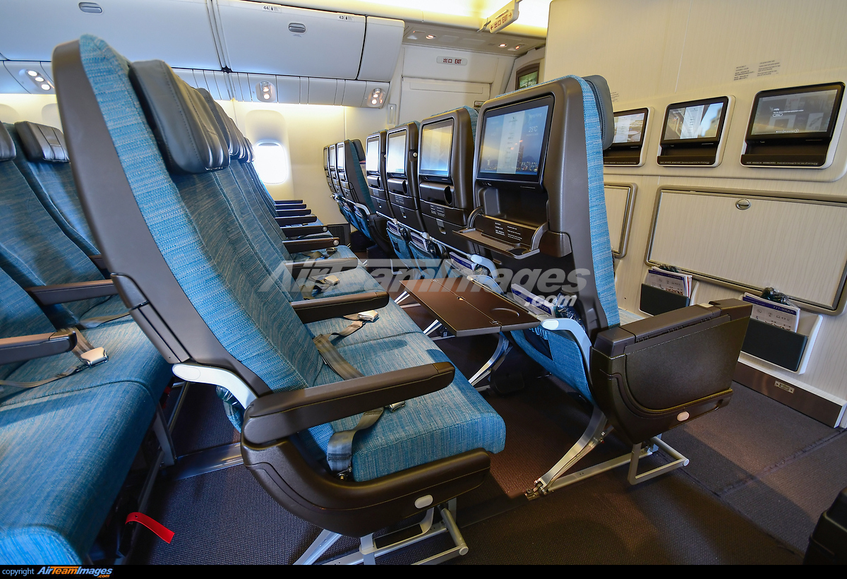 cathay pacific economy class 777