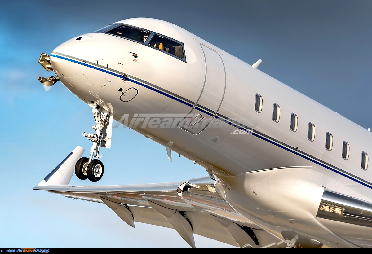 Download Bombardier Global 5000 Large Preview Airteamimages Com Yellowimages Mockups