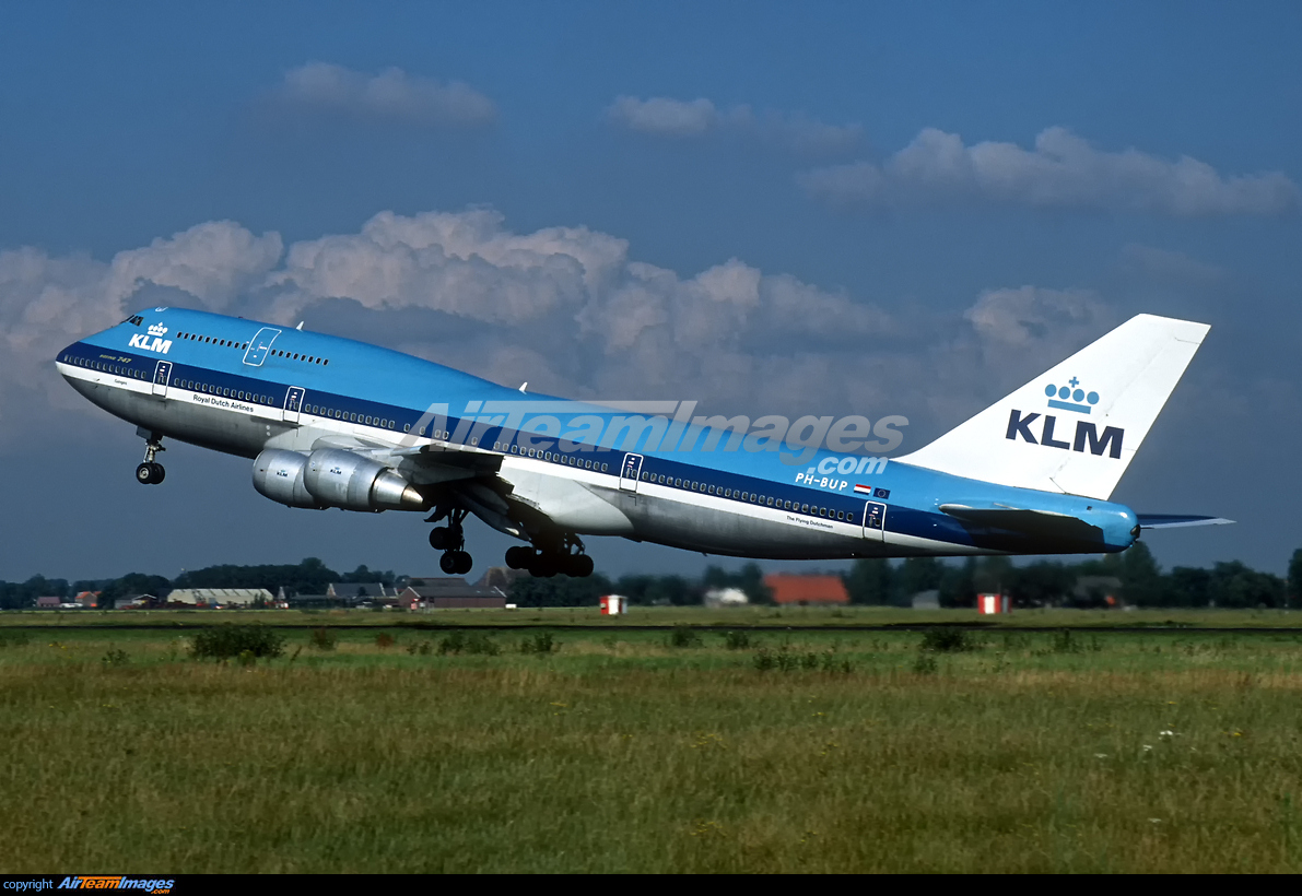 Boeing 747-206B(SUD) - Large Preview - AirTeamImages.com