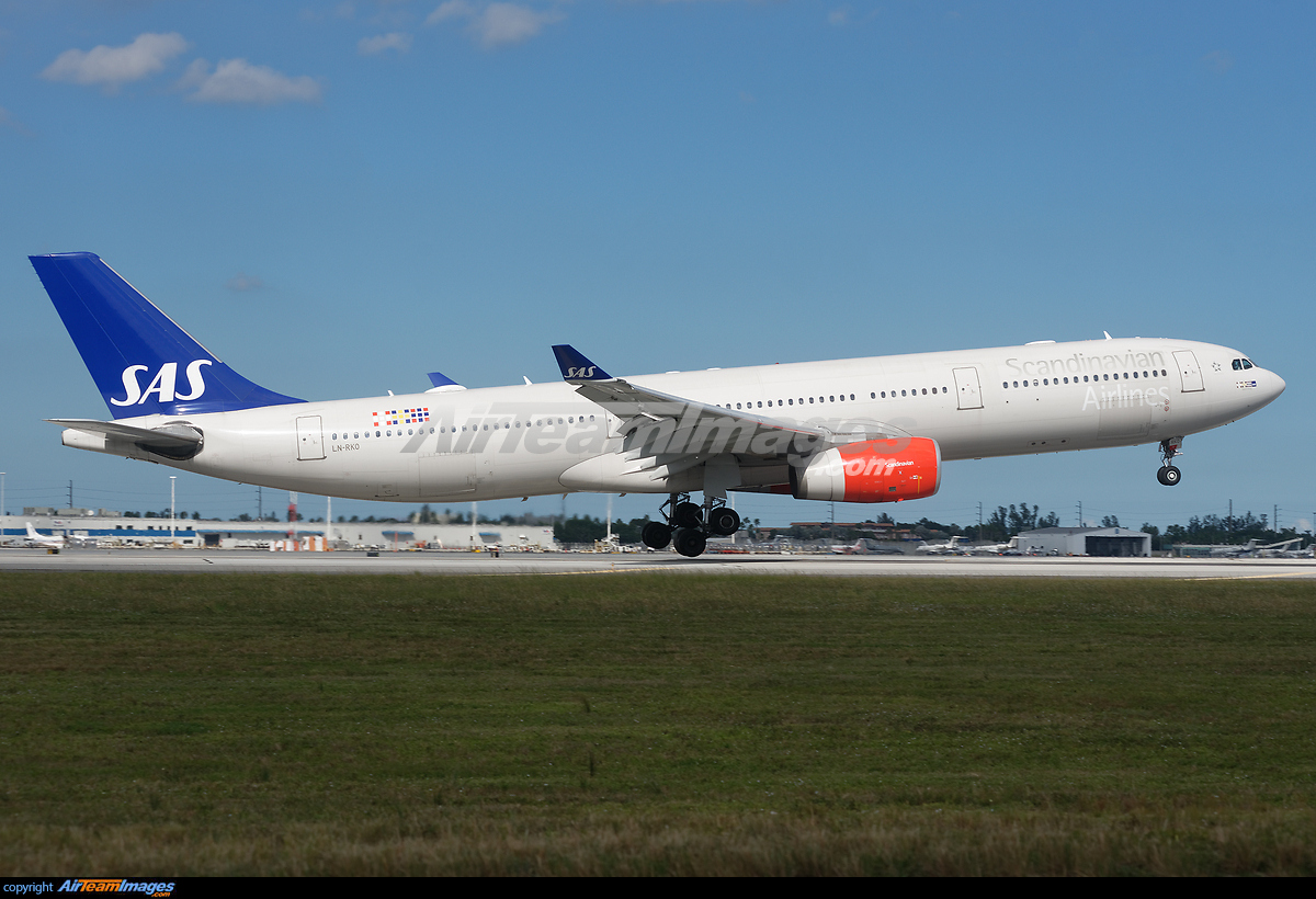 Airbus A330-343 - Large Preview - AirTeamImages.com