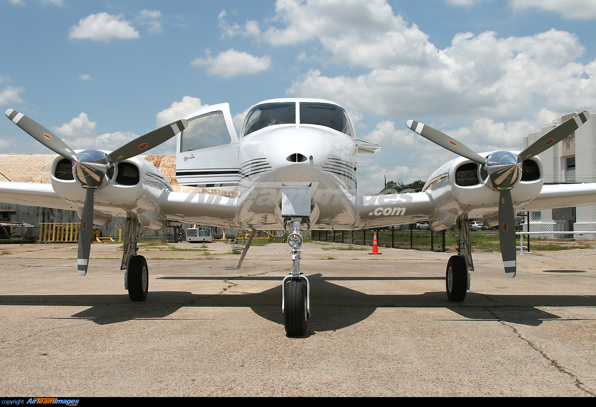 Beechcraft - 58 Baron - Large Preview - AirTeamImages.com