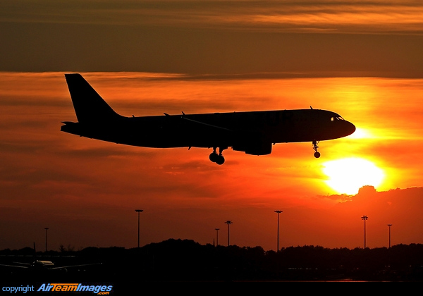 Airbus A320-214 (F-HHAF) Aircraft Pictures & Photos - AirTeamImages.com