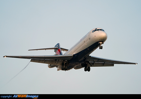 Boeing 717-2BD (N967AT) Aircraft Pictures & Photos - AirTeamImages.com