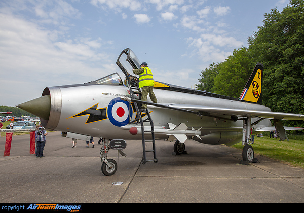 English Electric Lightning F3 (XR713) Aircraft Pictures & Photos -  