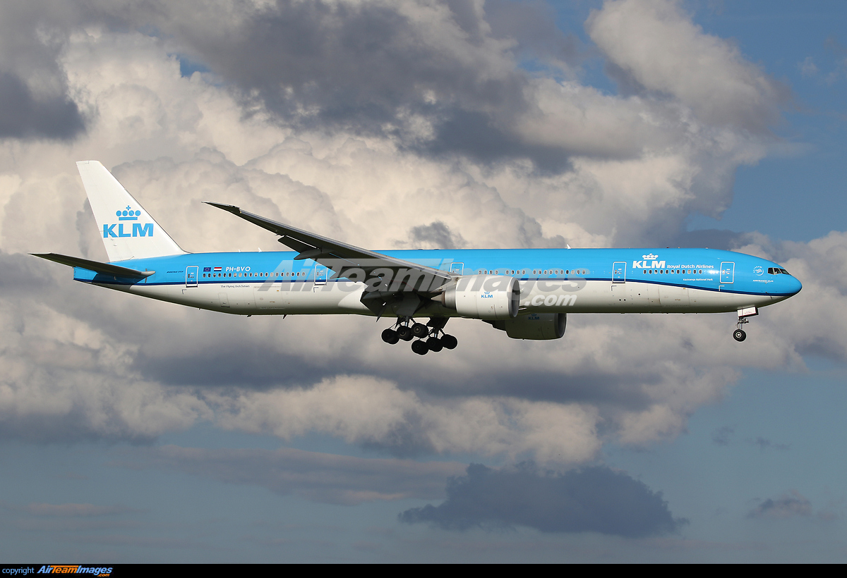 Boeing 777-306/ER - Large Preview - AirTeamImages.com