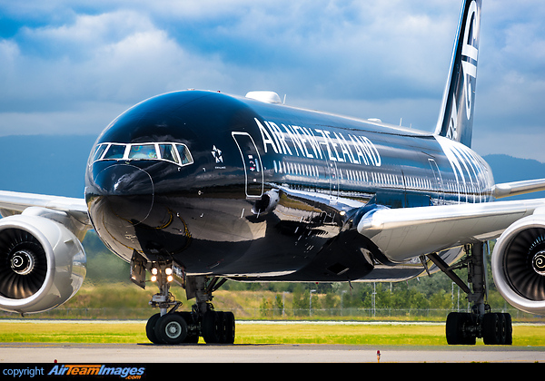 Boeing 777-219/ER (ZK-OKH) Aircraft Pictures & Photos - AirTeamImages.com