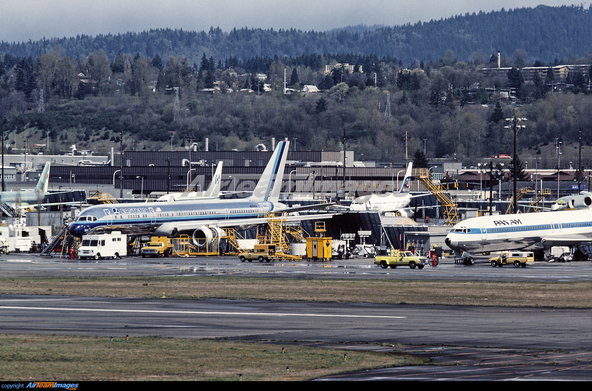 Boeing Renton Factory - Large Preview - AirTeamImages.com