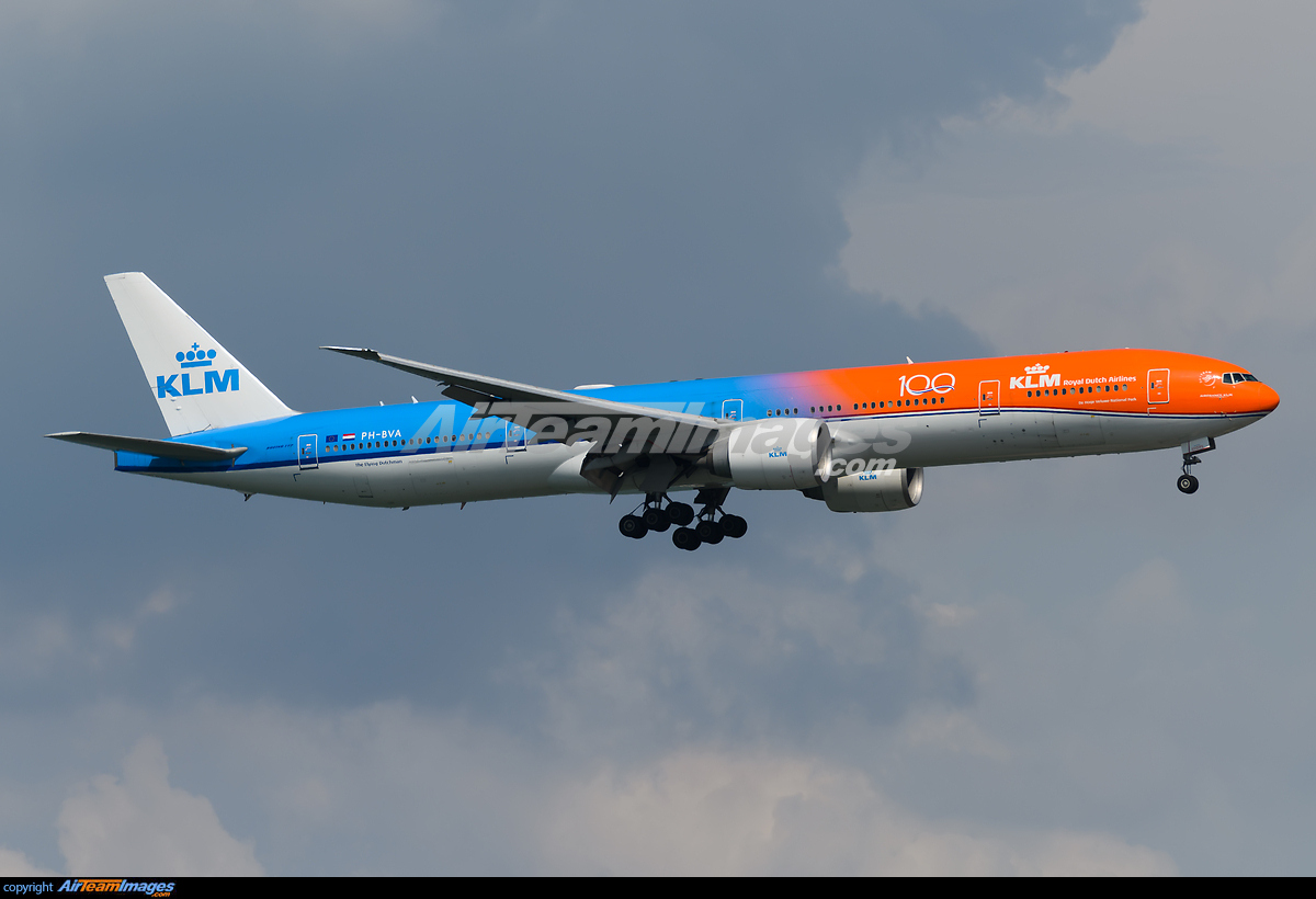 Boeing 777-306/ER - Large Preview - AirTeamImages.com