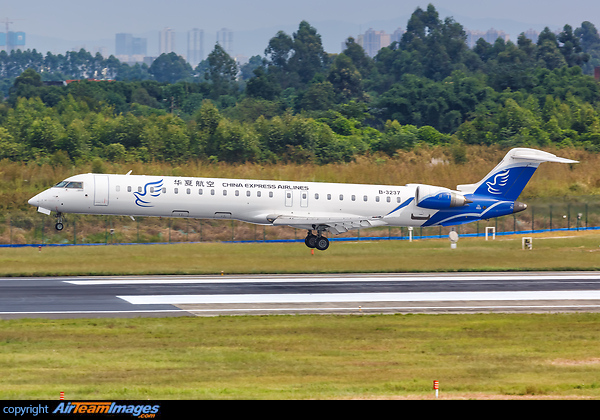 Bombardier CRJ-900 (B-3237) Aircraft Pictures & Photos - AirTeamImages.com