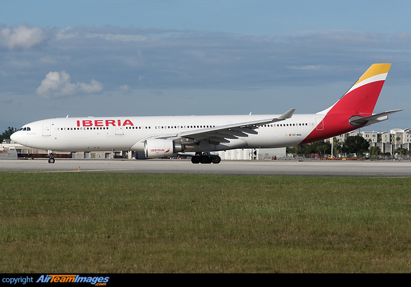 Airbus A330-302 (EC-MAA) Aircraft Pictures & Photos - AirTeamImages.com