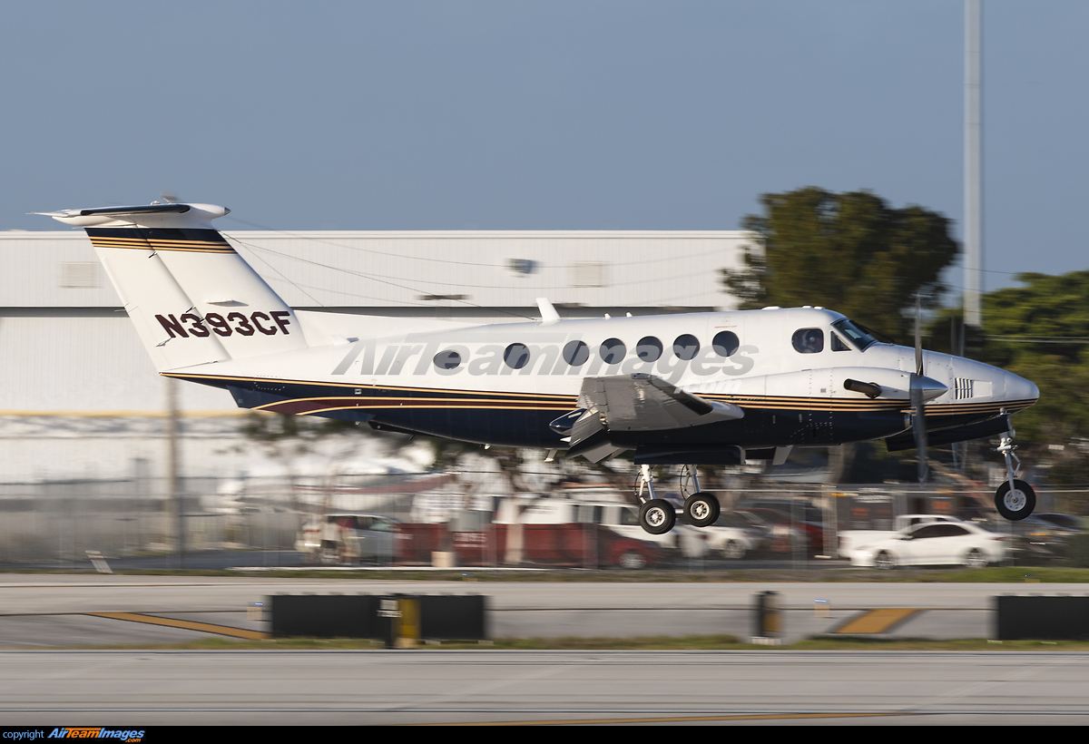 Beechcraft King Air 300 - Large Preview - AirTeamImages.com