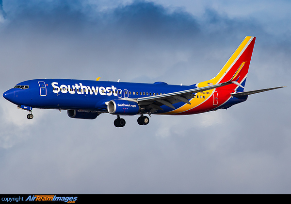 Boeing 737-8H4 (N8674B) Aircraft Pictures & Photos - AirTeamImages.com