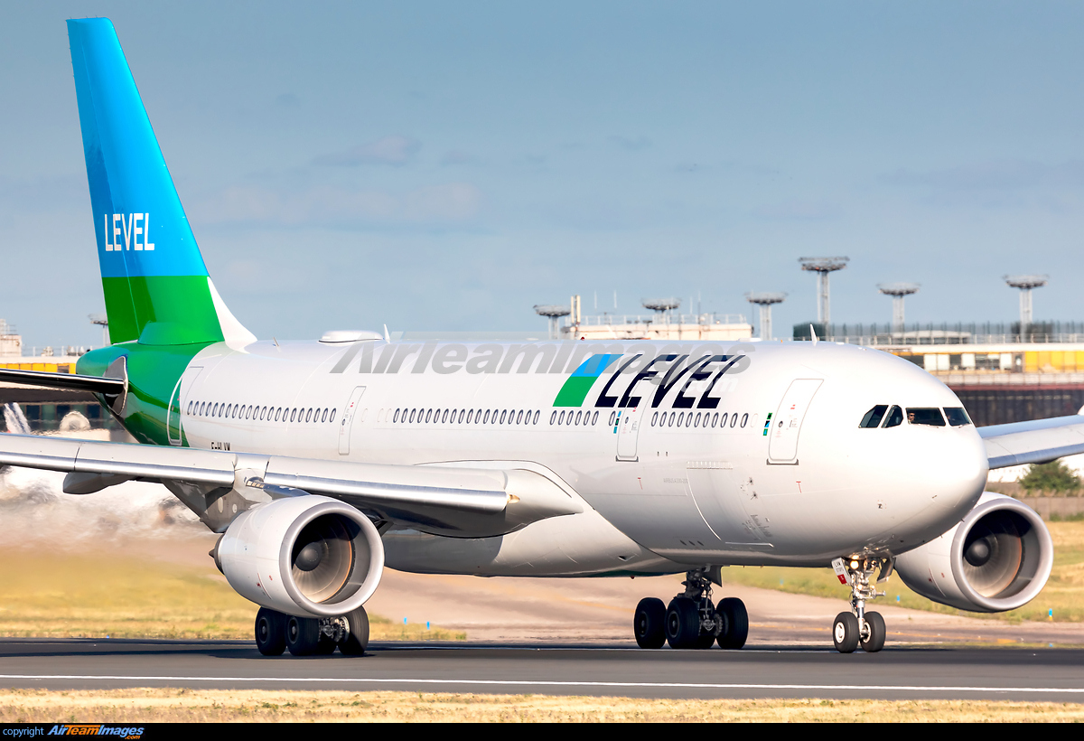 Airbus A330-202 - Large Preview - AirTeamImages.com