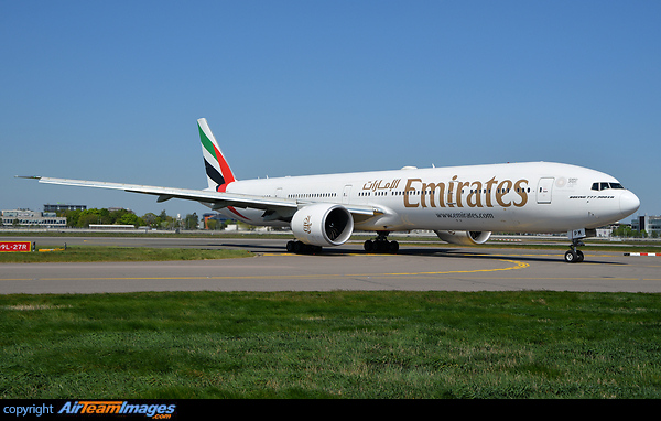 Boeing 777-31H/ER (A6-EPM) Aircraft Pictures & Photos - AirTeamImages.com