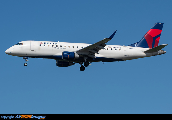 Embraer ERJ-175LR (N610CZ) Aircraft Pictures & Photos - AirTeamImages.com