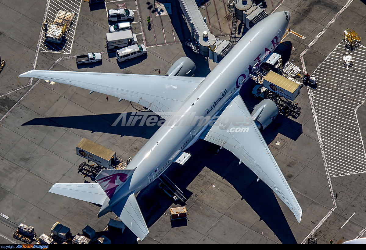 Boeing 777-2DZ/LR - Large Preview - AirTeamImages.com