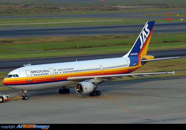 Airbus A300b4 622r Ja8574 Aircraft Pictures Photos Airteamimages Com