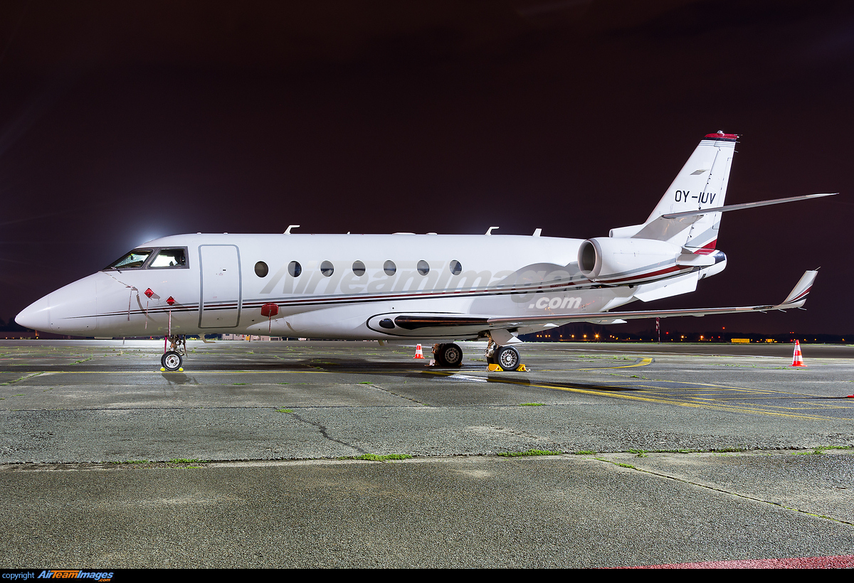 Gulfstream G200 - Large Preview - AirTeamImages.com