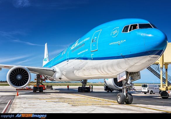 Boeing 777-306 Er (ph-bvr) Aircraft Pictures & Photos - Airteamimages.com