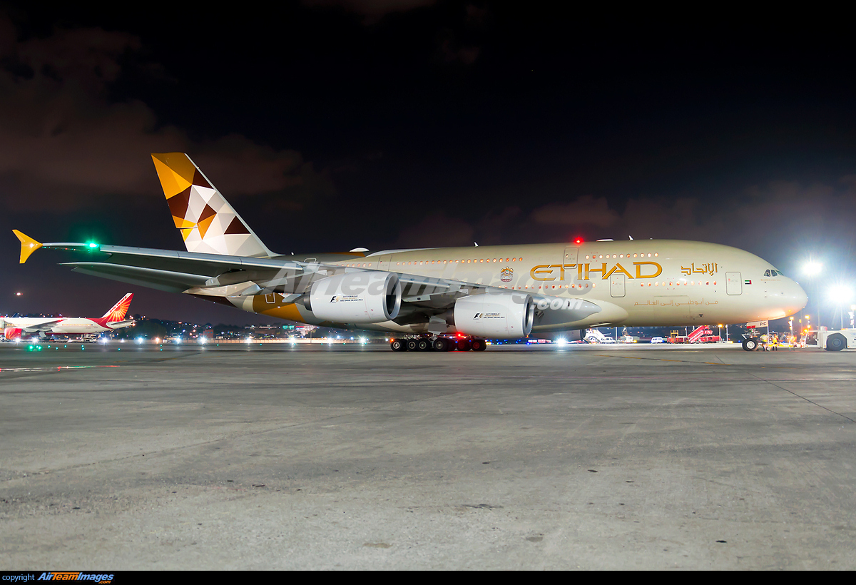 Airbus A380-861 - Large Preview - AirTeamImages.com