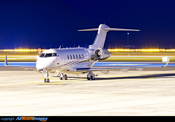  Challenger 300 SuperMid Jet