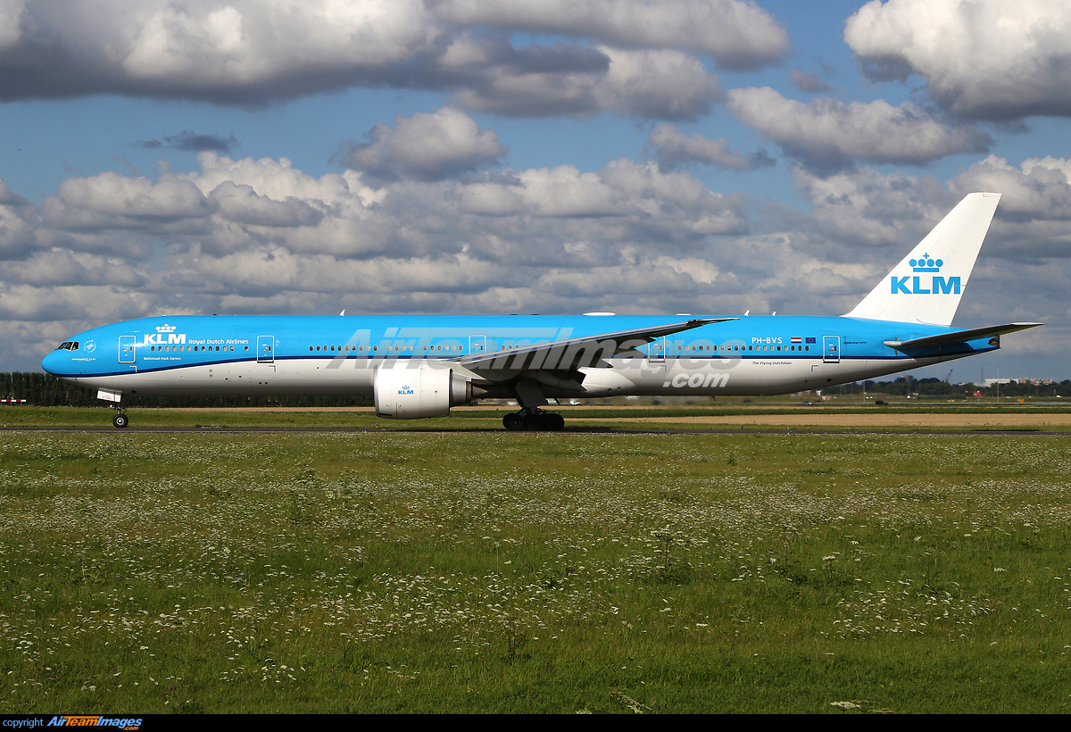 Boeing 777-306/ER - Large Preview - AirTeamImages.com