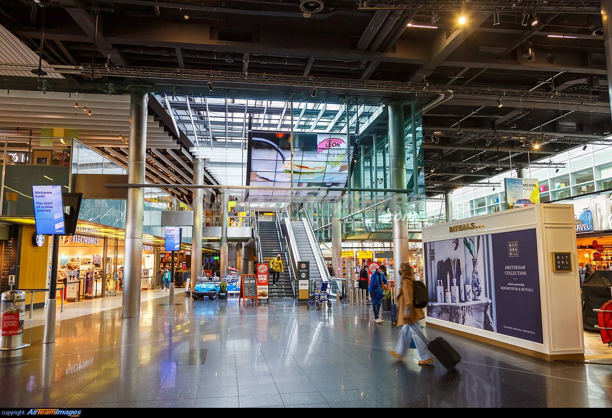 Amsterdam Schiphol Airport - Large Preview - AirTeamImages.com