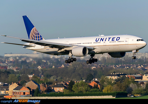 Boeing 777-222/ER (N786UA) Aircraft Pictures & Photos - AirTeamImages.com