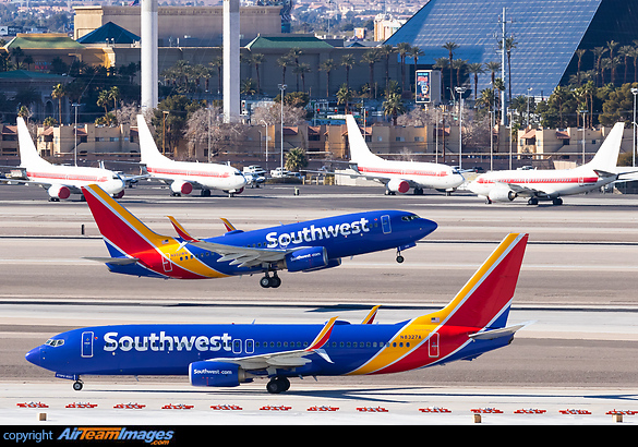 Boeing 737-8H4 (N8327A) Aircraft Pictures & Photos (N952WN) Aircraft ...