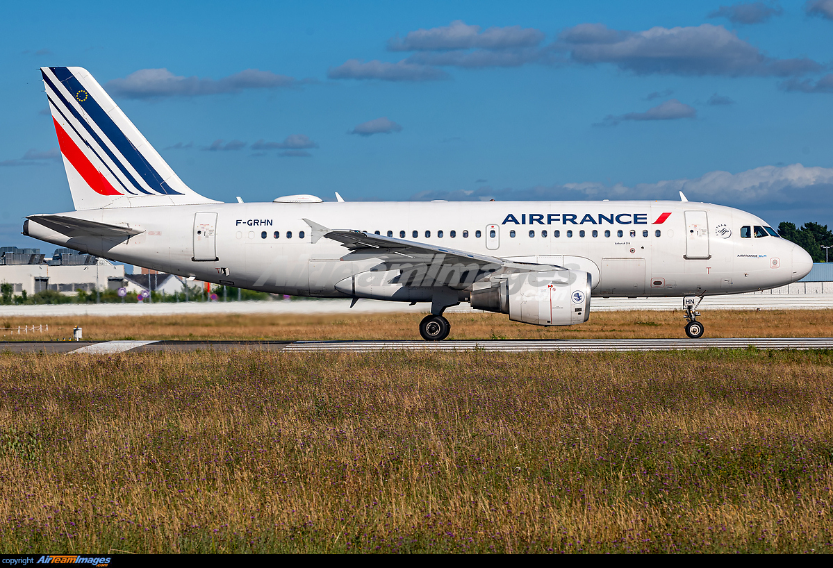 Airbus A319-111 - Large Preview - AirTeamImages.com