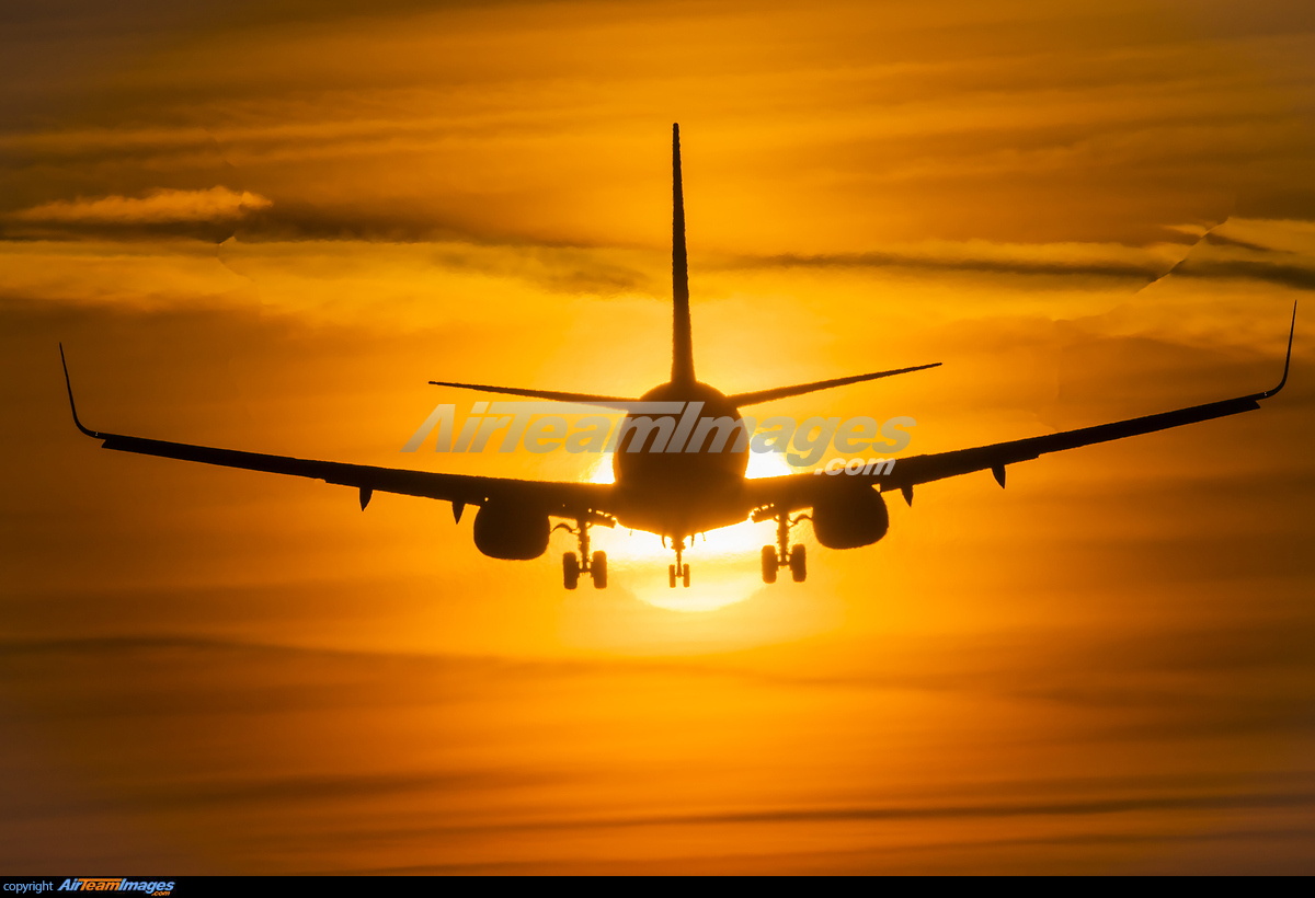 Boeing 737-800 - Large Preview - AirTeamImages.com