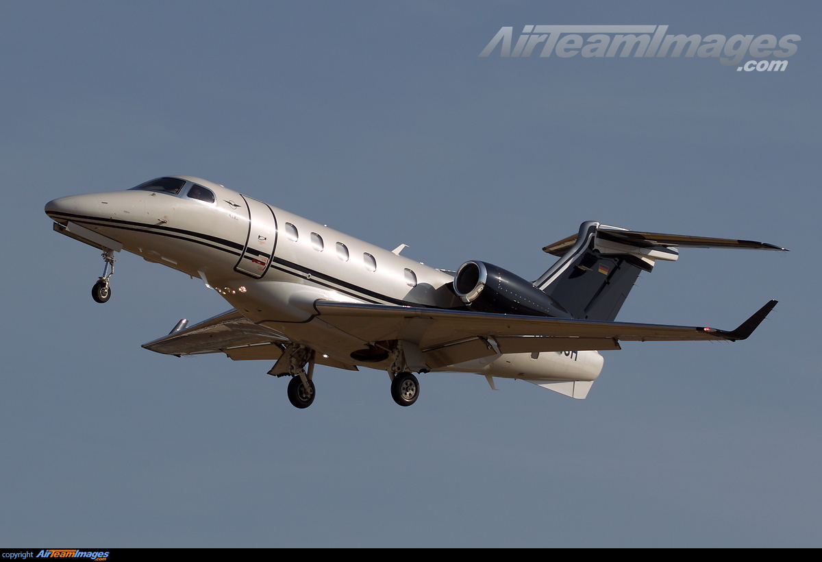 Embraer Phenom 300 Large Preview