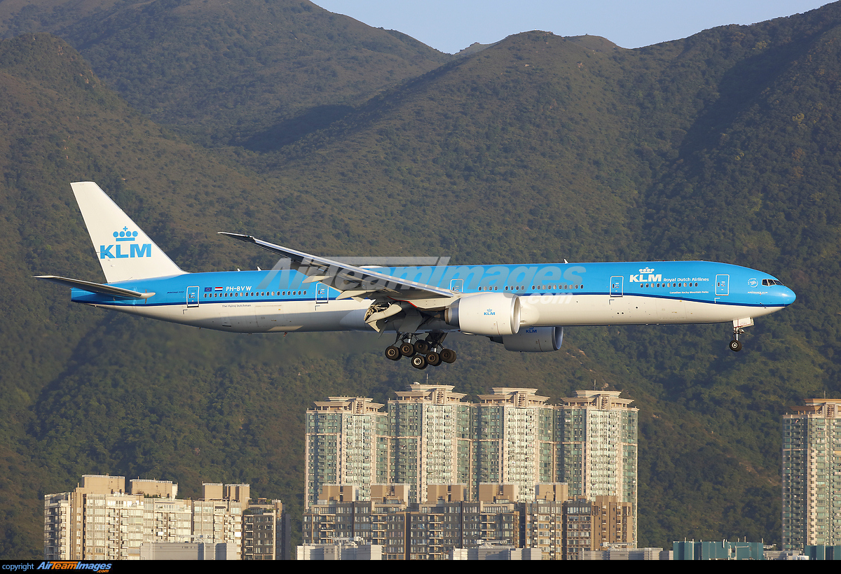 Boeing 777-306/ER - Large Preview - AirTeamImages.com