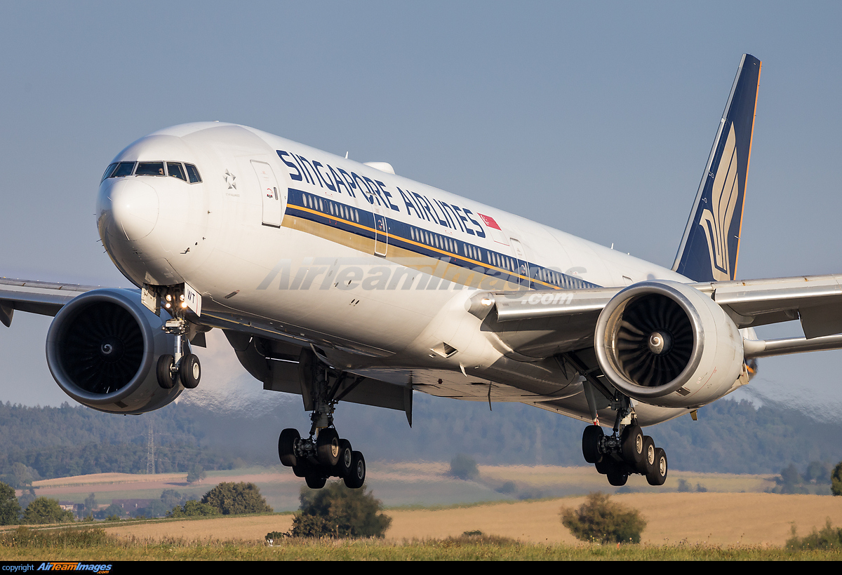 Boeing 777-312/ER - Large Preview - AirTeamImages.com