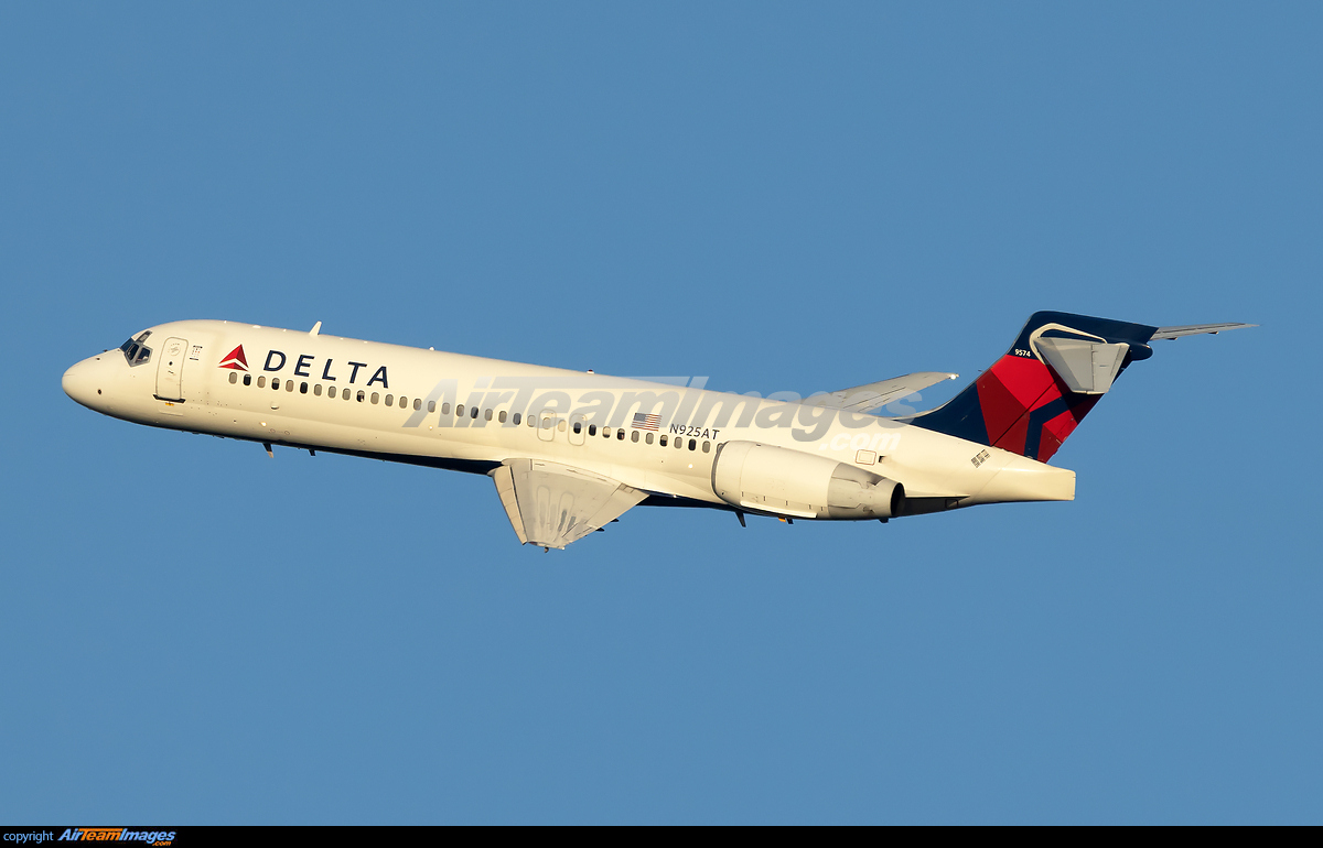 Boeing 717-231 - Large Preview - AirTeamImages.com