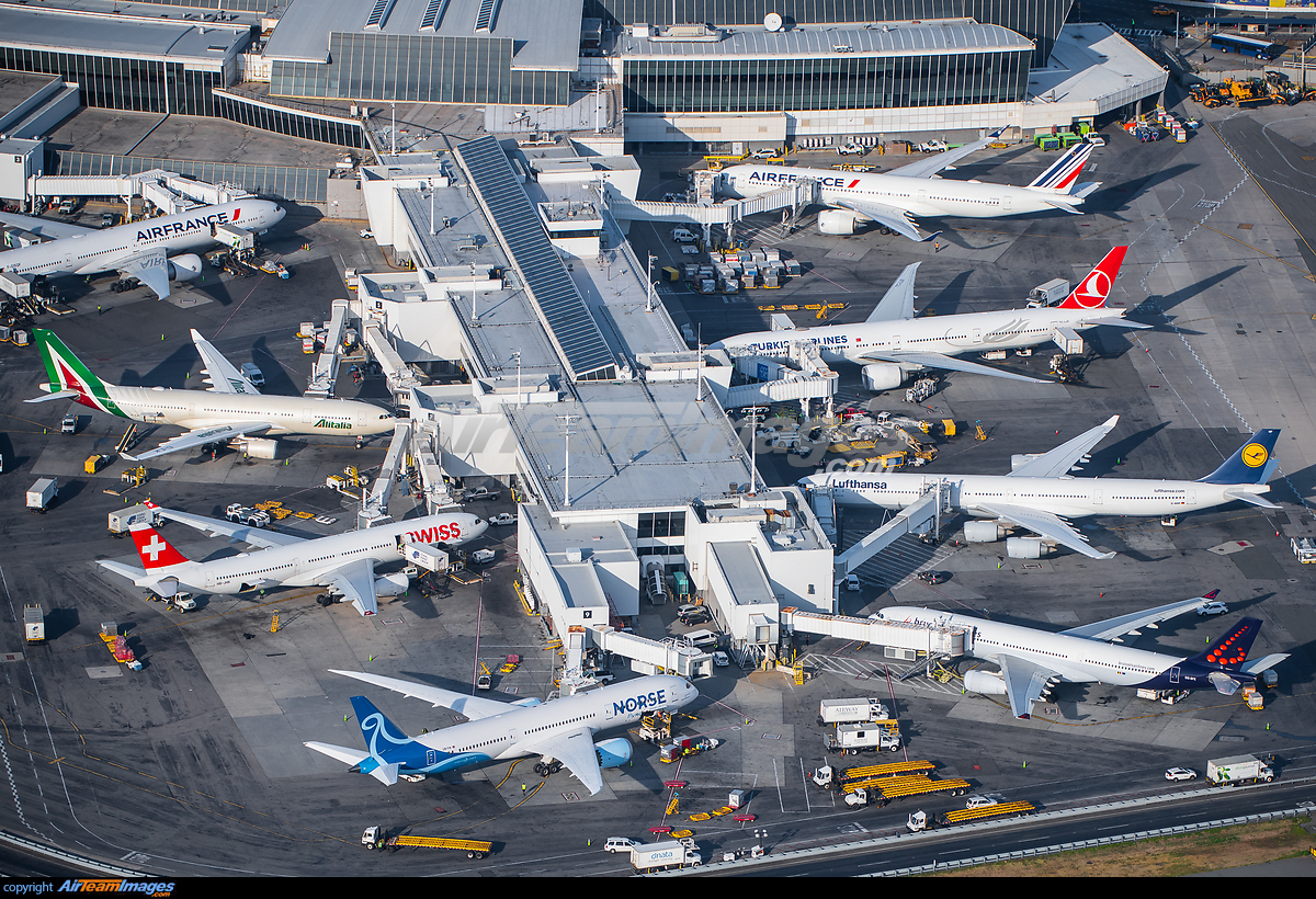 New York JFK Airport - Large Preview - AirTeamImages.com