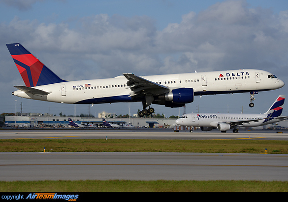 Boeing 757-232 (N670DN) Aircraft Pictures & Photos - AirTeamImages.com