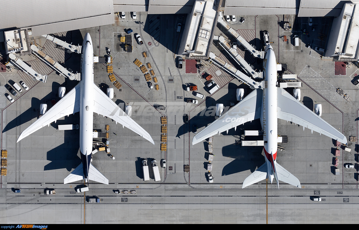 Airbus A380-861 - Large Preview - AirTeamImages.com