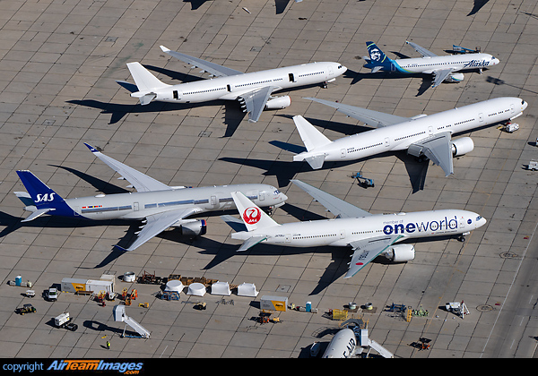 Boeing 777-246/ER (JA706J) Aircraft Pictures & Photos