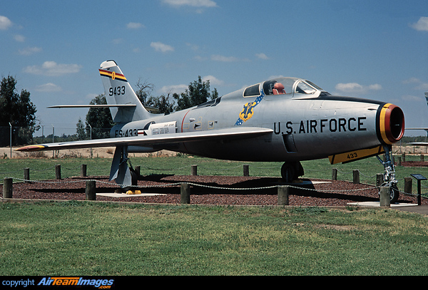 Republic F-84F Thunderstreak (51-9433) Aircraft Pictures & Photos ...